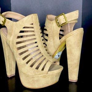 Cute brown heels